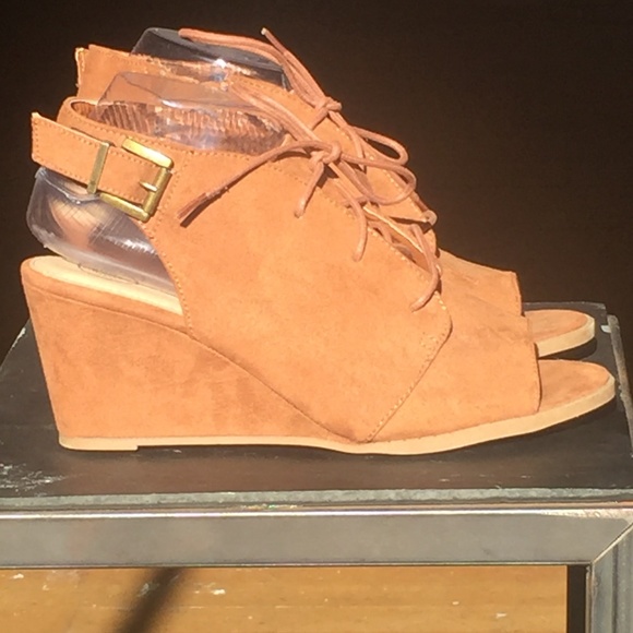 American Heritage Faux Suede Brown Open Toes Thick heel Sandals - Picture 5 of 7